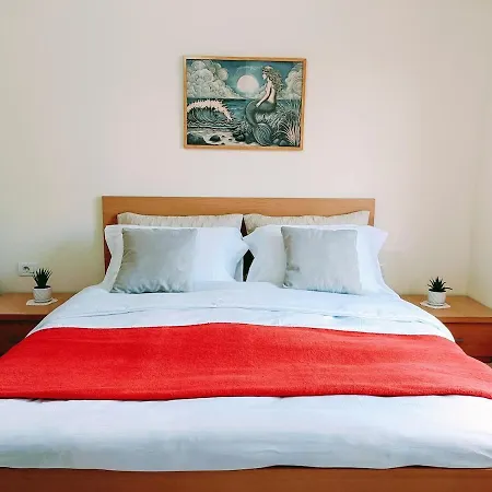 Appartement Stylish Retreat With Balcony, Steps To Seafront